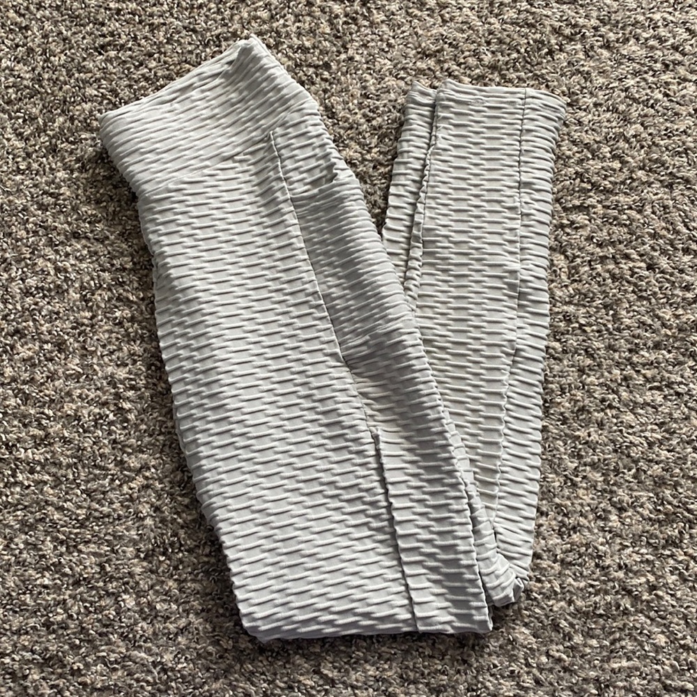 Grey TikTok Leggings • Medium